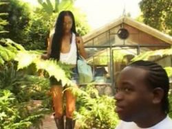 Sexy Mulatten Babe bekommt großen Ebony Schwanz in den prallen Hintern gesteckt