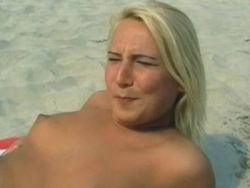 Die geile Spalte wird geil Outdoor gebumst