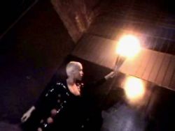 Hellblonde Ficksau bietet Erotik der besonderen Richtung