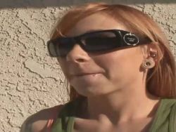 Blonde Nutte besorgt es heißer Nutte mit bemalter Haut