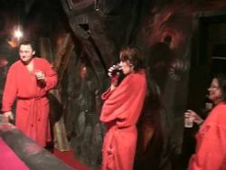 Die heißen Pärchen ficken im Swingerclub